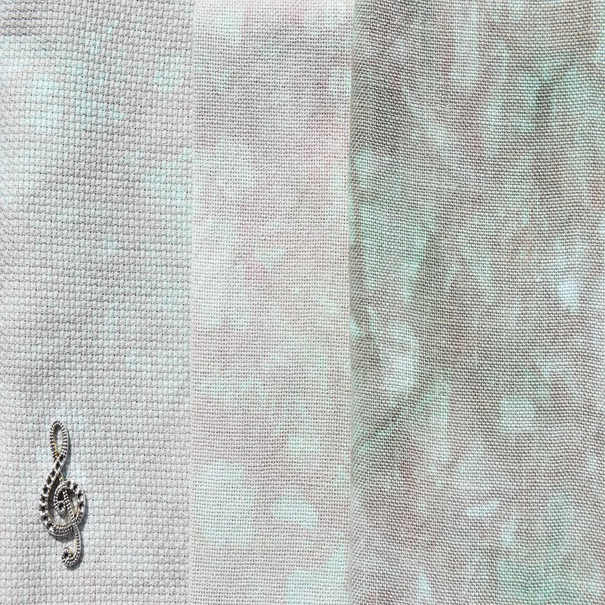 Mint Chocolate Chip (March 2023 Color FOTM) – Fat Quarter | Opalescent Linen | 28 ct
