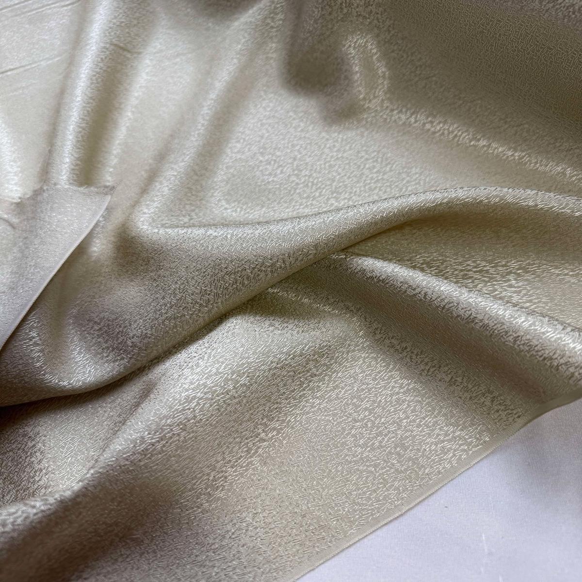 Beige Crackle – 100% Silk Jacquard Fabric